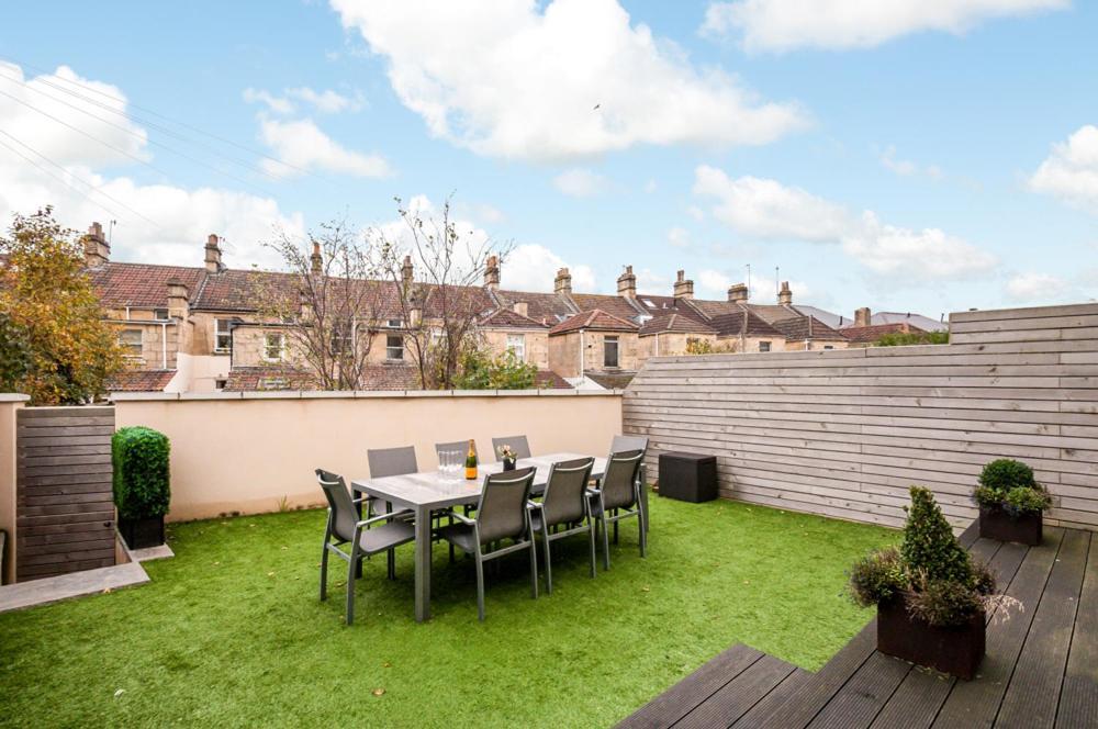 Solar Sanctuary- Skyline Balcony, City Centre, Three Floors, King Beds, Netflix And More! Bath Eksteriør bilde